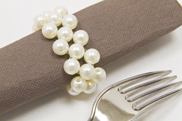 2 ronds de serviette en perles ivoire