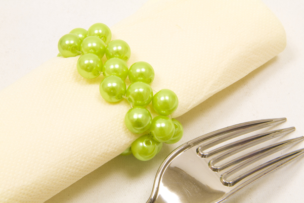 2 ronds de serviette en perles verts anis