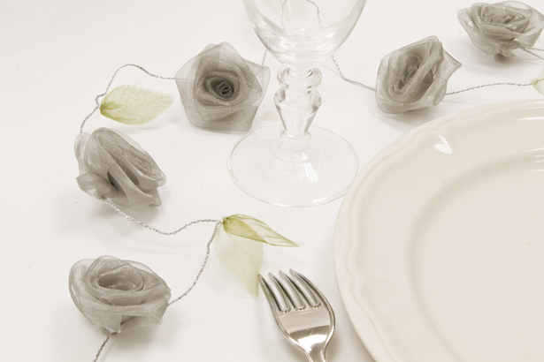 Guirlande de rose organza gris