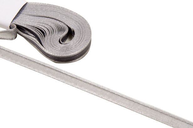 Ruban fin en organza gris 10 m x 6 mm