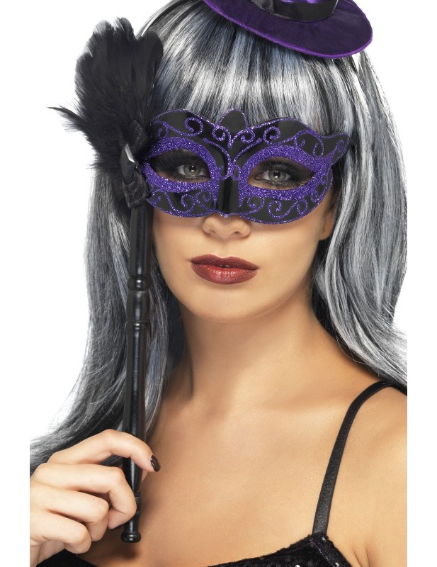 Loup vénitien noir et violet sur tige adulte