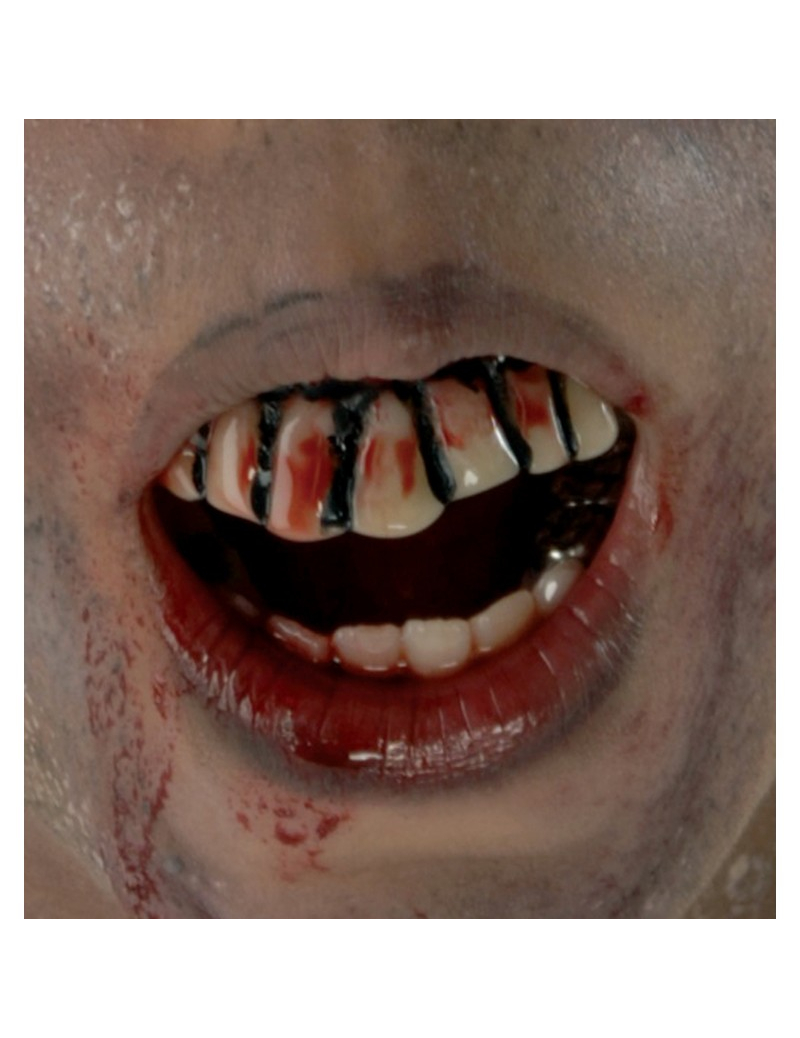 Dents ensanglantées Walking Dead