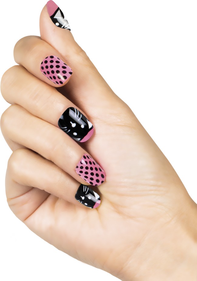Faux ongles adhésifs chat femme