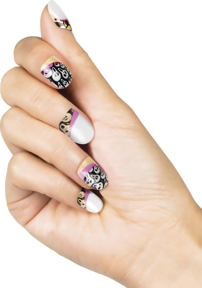 Faux ongles adhésifs petits fantômes femme Halloween