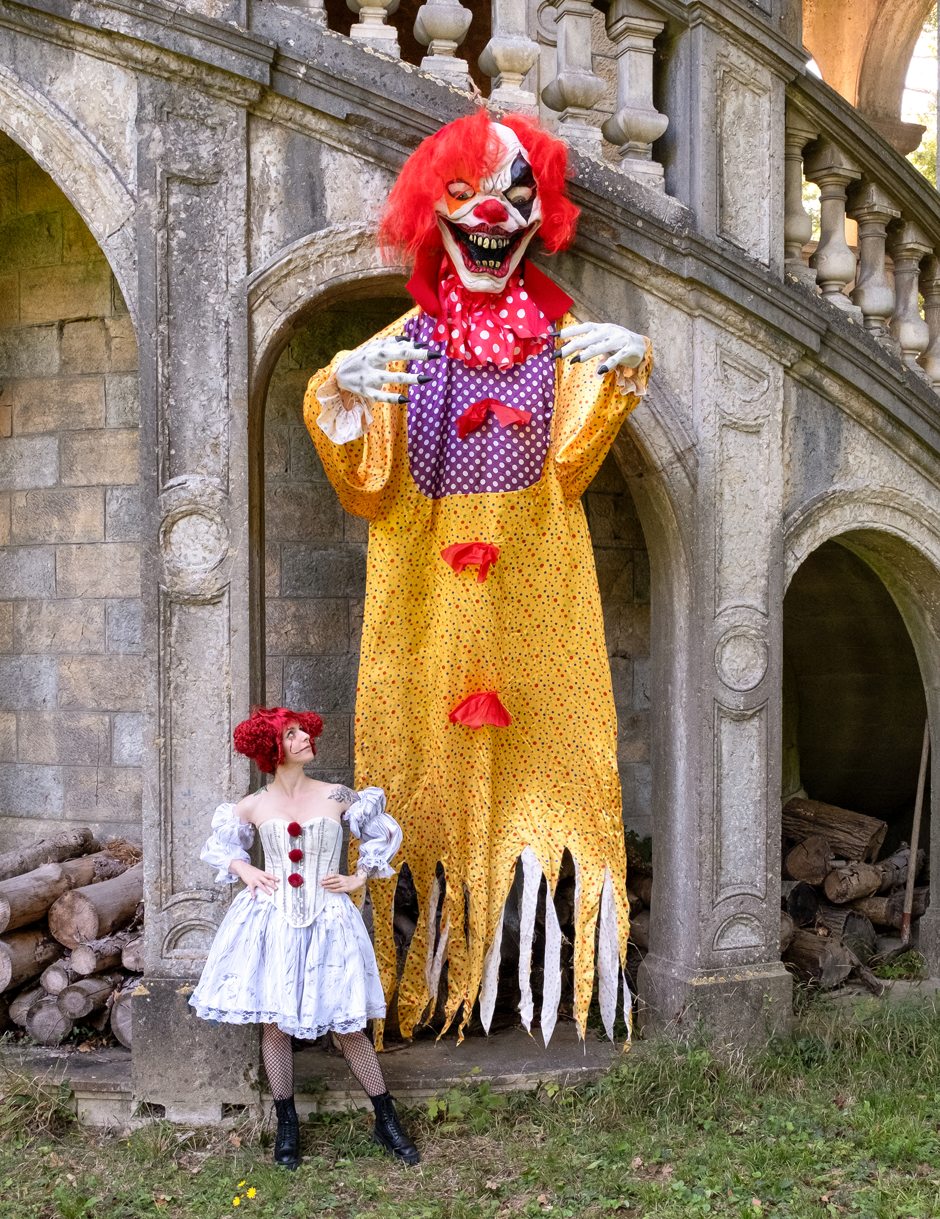 Décoration Halloween géante clown terrifiant suspendu 3,50m